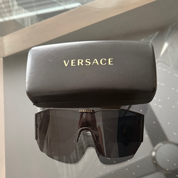 Versace Dark Lens Sunglasses with Case - Picture 1 of 5